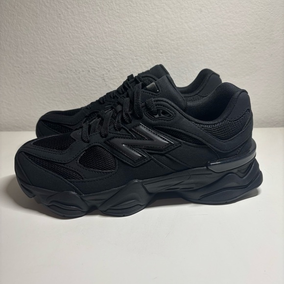 NEW NEW BALANCE 9060 Triple Black Kids Youth - Picture 4 of 6